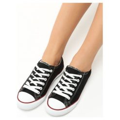 Czarne Trampki Silvia. Czarne bez kategorii marki vices. Za 24,99 zł.