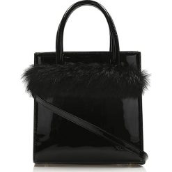Skórzana torebka w kolorze czarnym - (S)22 x (W)23,5 x (G)13 cm. Czarne torebki klasyczne damskie Kazar, w paski, ze skóry, bez dodatków. W wyprzedaży za 439,95 zł.