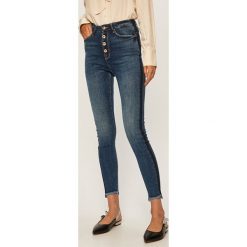 Only - Jeansy Paola. Niebieskie jeansy damskie ONLY, s, bez wzorów, z elastanu, z podwyższonym stanem. W wyprzedaży za 99,90 zł.