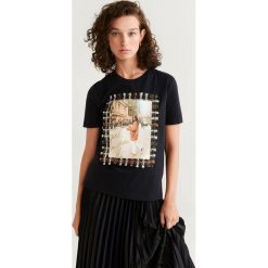 Mango - T-shirt Calle. Czarne bluzki damskie Mango, s, z nadrukiem, z bawełny, z okrągłym kołnierzem. Za 79,90 zł.