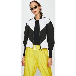 Hummel - Kurtka. Białe kurtki damskie Hummel, s, bez wzorów, z bawełny, krótkie, bez kaptura. W wyprzedaży za 179,90 zł.