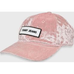 Tommy Jeans - Czapka. Szare czapki z daszkiem damskie Tommy Jeans, z elastanu. Za 159,90 zł.