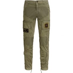 Spodnie AERONAUTICA MILITARE. Niebieskie spodnie męskie Aeronautica Militare, s, z aplikacjami, z tkaniny, militarne. W wyprzedaży za 774,00 zł.