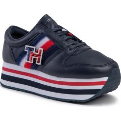 Sneakersy TOMMY HILFIGER - Customize Flatform Sneaker FW0FW04595 Desert Sky DW5. Niebieskie półbuty damskie TOMMY HILFIGER, ze skóry. Za 539,00 zł.