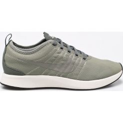 Nike Sportswear - Buty Dualtone Racer Se. Szare halówki męskie Nike Sportswear, z materiału, na sznurówki. W wyprzedaży za 219,90 zł.