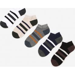 5-pack Mix Kolorów Skarpet Nahrian. Skarpetki męskie Born2be, bez wzorów. W wyprzedaży za 29,99 zł.