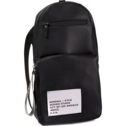 Saszetka KENDALL + KYLIE - HBKK-419-0001-26 Black. Czarne saszetki damskie bez wzorów, ze skóry ekologicznej, młodzieżowe, bez dodatków. W wyprzedaży za 179,00 zł.