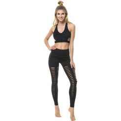 Cardio Bunny - Biustonosz sportowy Malibu. Czarne biustonosze sportowe damskie Cardio Bunny, s, bez wzorów, z elastanu. W wyprzedaży za 119,90 zł.
