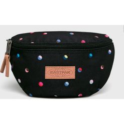 Eastpak - Nerka. Czarne nerki damskie Eastpak, w paski, z poliesteru, bez dodatków. Za 129,90 zł.