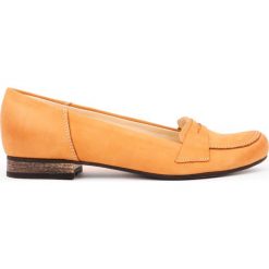 Kamelowe baleriny lordsy - skóra naturalna - model 025 - kolor camelowy. Szare baleriny damskie Zapato, bez wzorów, z jeansu, eleganckie, na niskim obcasie, na obcasie. W wyprzedaży za 173,40 zł.