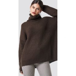 NA-KD Trend Sweter z grubej dzianiny - Brown. Brązowe golfy damskie NA-KD Trend, z dzianiny. Za 161,95 zł.