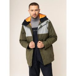 Kurtka snowboardowa DC Defy EDYTJ03092. Zielone kurtki sportowe męskie DC, xl, bez wzorów, z poliesteru, bez kaptura, narciarskie. W wyprzedaży za 589,00 zł.
