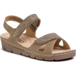 Sandały COMFORT BASIC - Sandalia Sra. C. 44914 Taupe. Brązowe klapki damskie Comfort Basic, bez wzorów, ze skóry ekologicznej, bez obcasa. Za 169,00 zł.