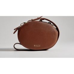 Okrągła torebka typu crossbody - Brązowy. Pomarańczowe torebki klasyczne damskie Mohito, bez wzorów, bez dodatków. Za 89,99 zł.