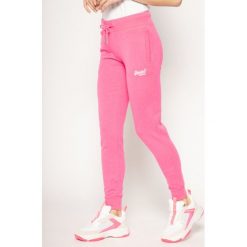 Spodnie dresowe Superdry Orange Label W7010004A. Różowe spodnie damskie Superdry, z bawełny. W wyprzedaży za 219,00 zł.