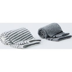 Komplet 2 par marmurkowych skarpetek. Szare skarpetki damskie Pull&Bear, bez wzorów. Za 29,90 zł.