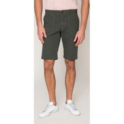 Tommy Hilfiger - Szorty. Zielone spodenki i szorty męskie TOMMY HILFIGER, bez wzorów, z bawełny, casualowe. W wyprzedaży za 199,90 zł.