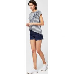 Szorty jeansowe z koronką. Szorty damskie Moodo, xs, w koronkowe wzory, z jeansu. Za 39,99 zł.