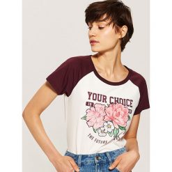 T-shirt z nadrukiem - Bordowy. Czerwone t-shirty damskie House, l, z nadrukiem. Za 29,99 zł.