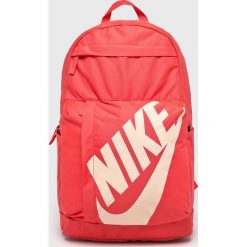 Nike Sportswear - Plecak. Pomarańczowe plecaki damskie marki Nike Sportswear, z poliesteru. Za 99,90 zł.