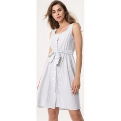 Miętowa Sukienka Slip Along. Zielone sukienki damskie Born2be, na lato, s, w paski, klasyczne, z klasycznym kołnierzykiem, bez rękawów, midi. Za 89,99 zł.