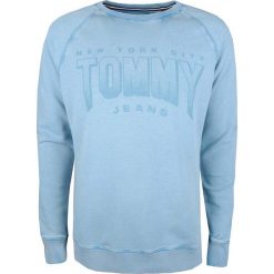 Tommy Hilfiger Bluza "Logo Jeans". Bluzy męskie TOMMY HILFIGER, bez wzorów, z bawełny, z okrągłym kołnierzem, bez rękawów, bez kaptura. Za 219,00 zł.