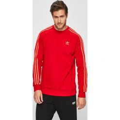 Adidas Originals - Bluza. Czerwone bluzy męskie adidas Originals, m, z nadrukiem, z bawełny, z okrągłym kołnierzem, bez rękawów, bez kaptura. W wyprzedaży za 159,90 zł.