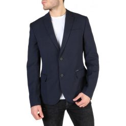 Guess Giacca classica M83N00. Płaszcze męskie Guess, s, z aplikacjami, z elastanu, klasyczne, długie, bez kaptura. Za 250,00 zł.