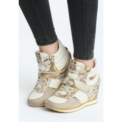 Beżowe Sneakersy Advisable. Brązowe sneakersy damskie Born2be, z materiału. Za 89,99 zł.