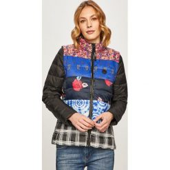 Desigual - Kurtka. Płaszcze damskie Desigual, s, bez wzorów, z poliesteru, krótkie. W wyprzedaży za 269,90 zł.