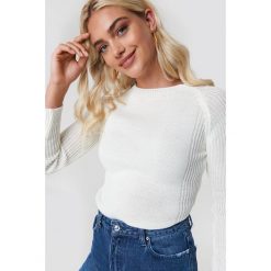 Trendyol Sweter Milla - White. Szare swetry klasyczne damskie marki Vila, l, z bawełny, z okrągłym kołnierzem. Za 80,95 zł.