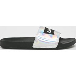 Levi's - Klapki. Szare kapcie męskie Levi's®, bez wzorów, z gumy. Za 129,90 zł.