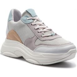Sneakersy STEVE MADDEN - Zela-P SM11000350-03002-153 Pastel Multi. Białe półbuty damskie Steve Madden, na co dzień, bez wzorów, ze skóry, bez obcasa, na płaskiej podeszwie, bez zapięcia. W wyprzedaży za 359,00 zł.
