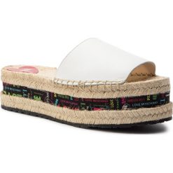 Espadryle LOVE MOSCHINO - JA28085I07JAL100 Bianco. Białe espadryle damskie Love Moschino, bez wzorów, ze skóry, bez obcasa. W wyprzedaży za 449,00 zł.