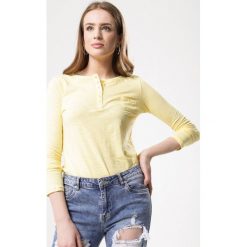 Żółta Bluzka Always You. Żółte bluzki damskie marki Born2be, xl, bez wzorów, z okrągłym kołnierzem, z długim rękawem. Za 29,99 zł.