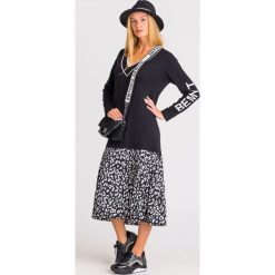 SUKIENKA MY TWIN TWINSET. Czarne sukienki damskie Twinset, na co dzień, s, z aplikacjami, z tkaniny, bez kołnierzyka, bez rękawów, midi, proste. Za 839,00 zł.