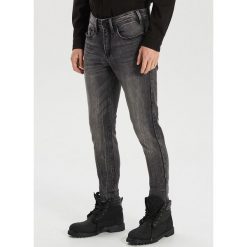 Jeansy slim - Szary. Szare jeansy męskie Cropp, m, bez wzorów. Za 139,99 zł.