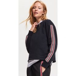 Bluza z lampasem - Czarny. Czarne bluzy damskie Reserved, s, bez wzorów, bez rękawów, bez kaptura. Za 59,99 zł.