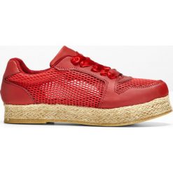 Espadryle sznurowane bonprix czerwony. Czerwone buty sportowe damskie bonprix, z aplikacjami, z satyny, bez obcasa. Za 37,99 zł.