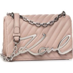 Torebka KARL LAGERFELD - 201W3108 Powder Pink. Różowe torebki klasyczne damskie KARL LAGERFELD, bez wzorów, ze skóry, wizytowe, bez dodatków. Za 1569,00 zł.