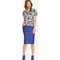 BLUZA NIEROZPINANA DAMSKA. Czarne bluzy damskie z nadrukiem marki Top Secret, z krótkim rękawem, krótkie. W wyprzedaży za 69,99 zł.