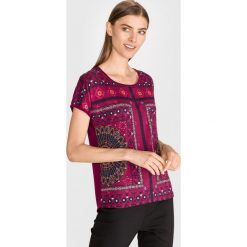 Desigual Larisa Koszulka Fioletowy. Fioletowe koszulki damskie Desigual, s, z aplikacjami, z elastanu, bez kołnierzyka. Za 171,95 zł.