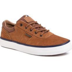 Tenisówki WRANGLER - Monument Suede Sport WM01004A Cognac 064. Pomarańczowe trampki męskie Wrangler, bez wzorów, z zamszu, klasyczne, bez zapięcia. W wyprzedaży za 199,00 zł.