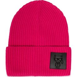Czapka KARL LAGERFELD - 201W3401 Pink. Różowe czapki damskie KARL LAGERFELD, na zimę, bez wzorów, z poliesteru. W wyprzedaży za 219,00 zł.
