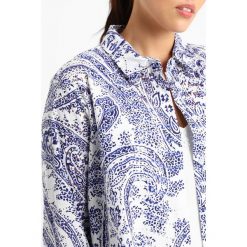 Koszule damskie: Persona by Marina Rinaldi FRAC PRINTED Koszula white/dark blue