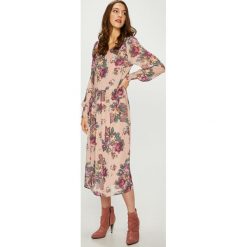 Vero Moda - Sukienka. Czarne sukienki damskie Vero Moda, na co dzień, s, bez wzorów, z poliesteru, casualowe, z okrągłym kołnierzem, z długim rękawem, długie, maxi, rozkloszowane. W wyprzedaży za 129,90 zł.