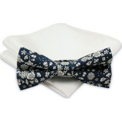 Modna Mucha Męska - Alties - Granatowa, Wzór Kwiatowy MUALTS0202. Muszki męskie Alties, w paski, eleganckie. Za 39,00 zł.