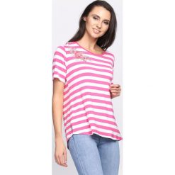 Różowy T-shirt Feds Watching. Czerwone bluzki damskie marki Born2be, l. Za 34,99 zł.
