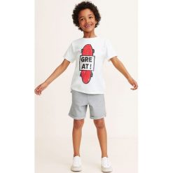 Mango Kids - Szorty dziecięce Dunga 110-164 cm. Szare spodenki chłopięce Mango Kids, bez wzorów, z bawełny, casualowe. W wyprzedaży za 35,90 zł.
