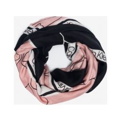 Calvin Klein Szalik Czarny Różowy. Różowe szaliki damskie Calvin Klein, bez wzorów, z wiskozy. Za 240,95 zł.